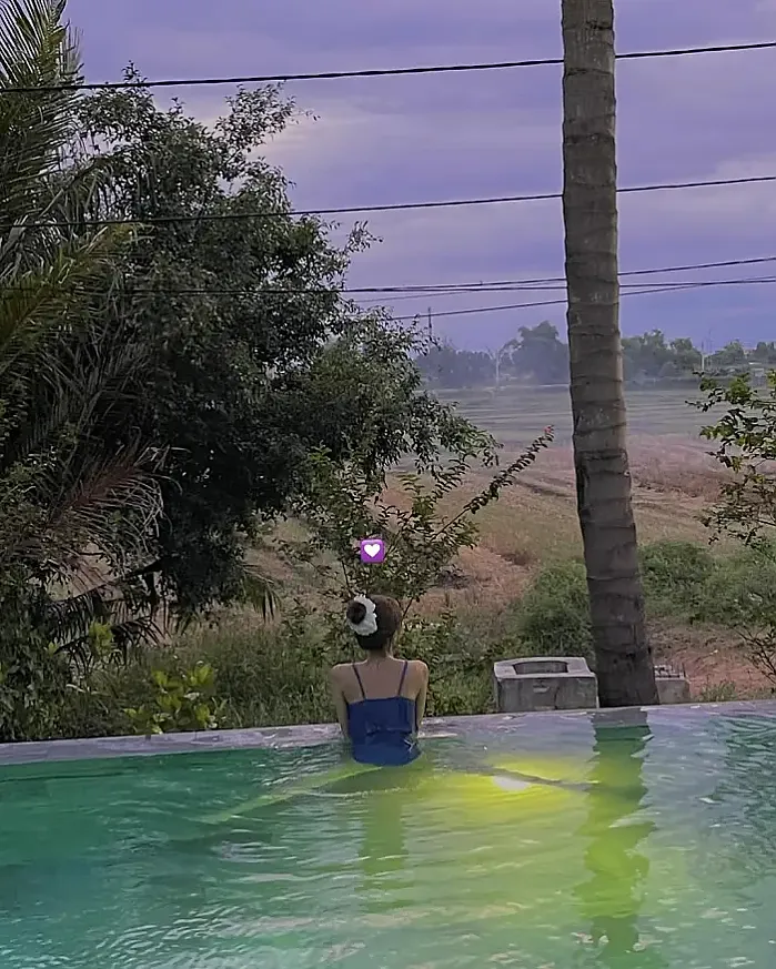 노을질때 밤수영은 너무 좋은걸…? instagram for mingddo_h