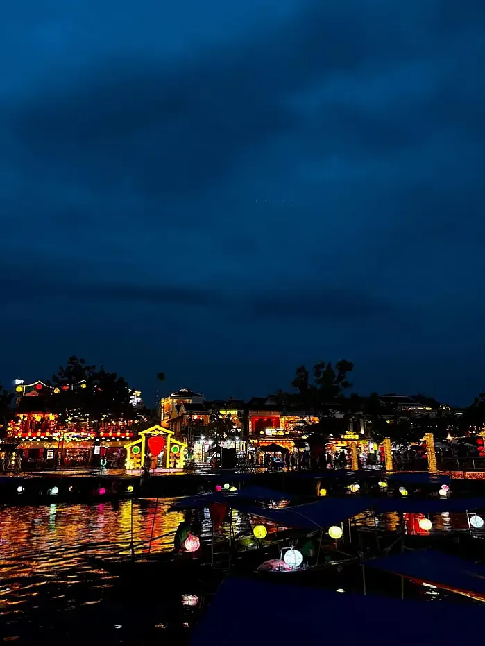 호이안의 마법같은 밤: 시간이 멈춘 듯한 순간