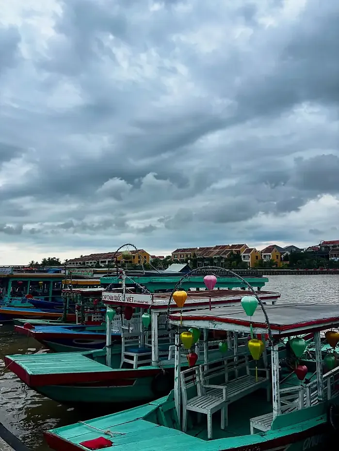 호이안의 마법같은 밤: 시간이 멈춘 듯한 순간