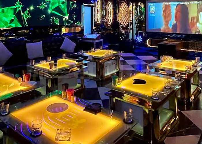 호치민 로컬 가라오케 럭셔리99 (구) 크리스탈K <99 LUXURY KARAOKE>