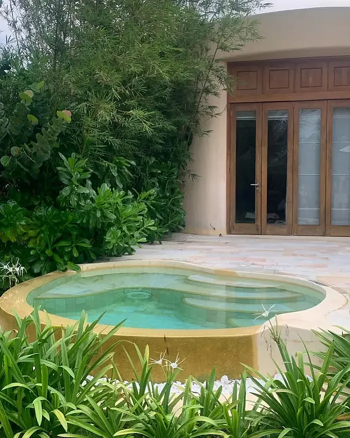 여행이 시작된 따뜻한 아침