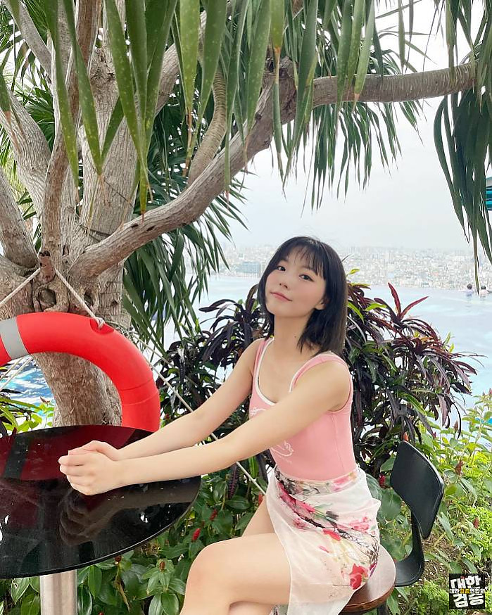 HoChiMinh-City 호치민 경치 보며 수영하기 인스타그램 수영복 현재 호치민정보