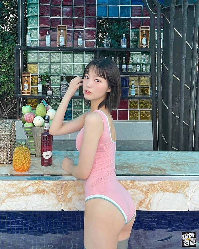 HoChiMinh-City 호치민 경치 보며 수영하기 인스타그램 수영복 현재 호치민정보