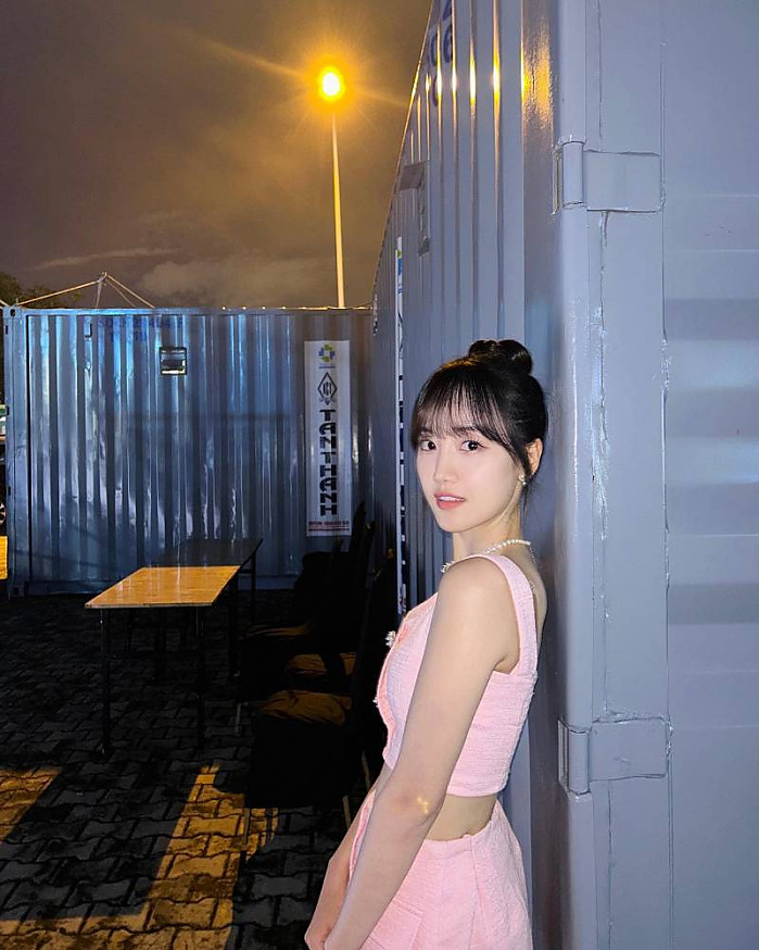 Ho Chi Minh City, Vietnam 9월 27일 윤이 짱 이쁘다 호치민정보 인스타 후방계정