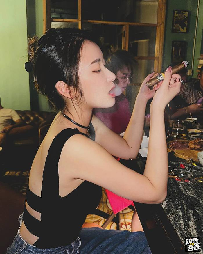 9월 13일 The Saigon Cigar Club me？vacation time！yayyyy