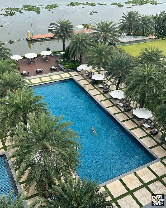 9월 10일 Mia Saigon - Luxury Boutique Hotel 여행 너무 오랜만이어서 수영하는 방법을 까먹어버림