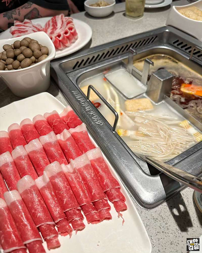 HoChiMinh-City 서울 8월 21일 호치민 랜드마크에서 비키니 세라