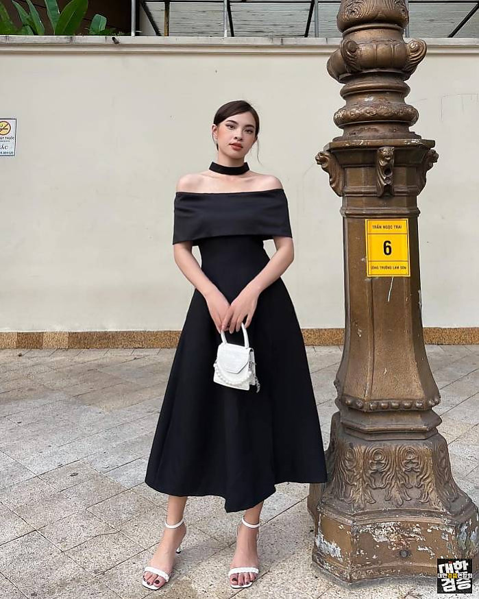 9월 14일 호찌민 시 우아한 드레스 모델 인스타