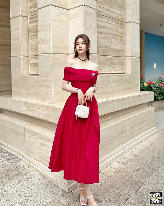 9월 14일 호찌민 시 우아한 드레스 모델 인스타