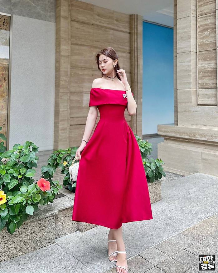 9월 14일 호찌민 시 우아한 드레스 모델 인스타