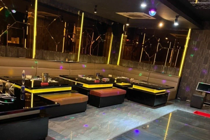 호치민 로컬 드래곤K 가라오케 <DRAGON-K KARAOKE> 5군