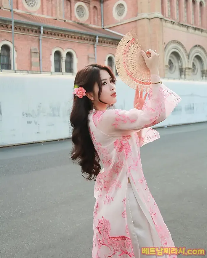 호찌민 시 2월 15일 사이공의 딸