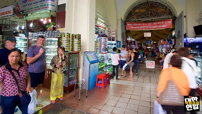 1군에 위치한 벤탄 시장 무조건 가보세요.