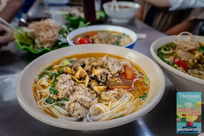 탄하이 (Thanh Hải) 3군지역 골목에서 40년 동안 이어온 Bún Ốc 및 기타 북부 별미