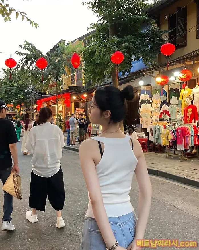 베트남 호이안 2월 8일 이쁘다는 말 듣고 싶으면 베트남 가세요~