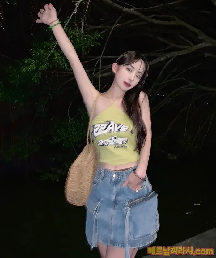 하노이 - 호안끼엠 호수 2월 16일 숙소 근처 호수앞에서