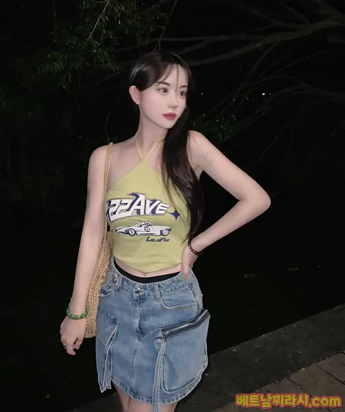 하노이 - 호안끼엠 호수 2월 16일 숙소 근처 호수앞에서