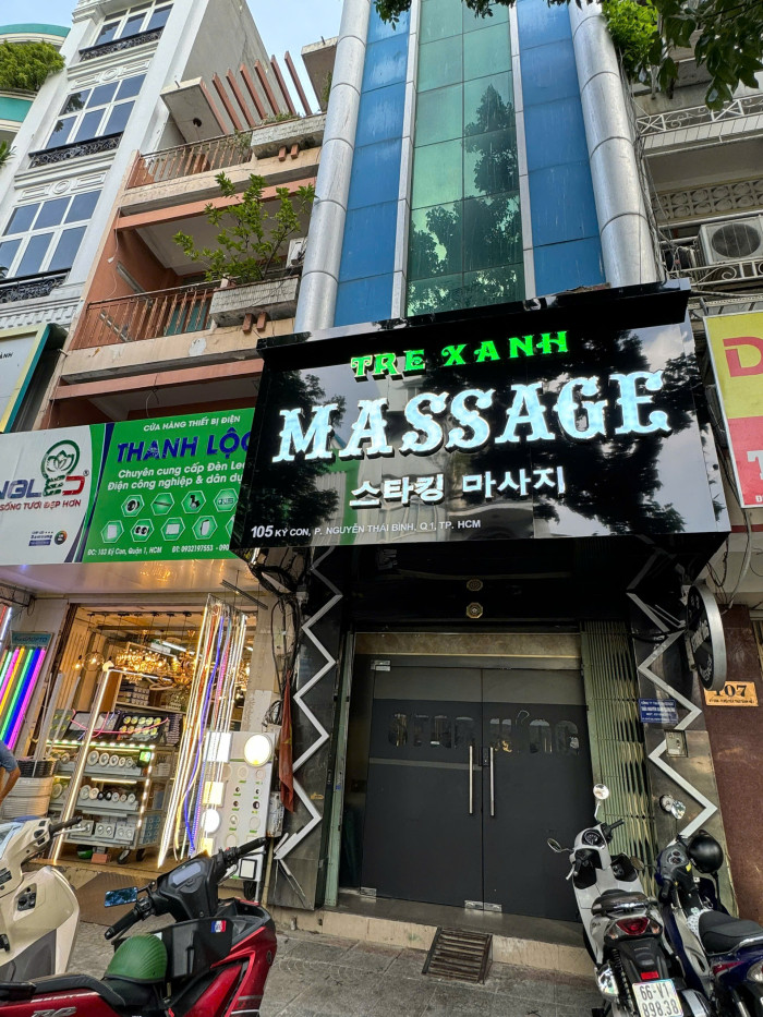 호치민 불건마 스타킹 마사지 by 딸기 (1군)