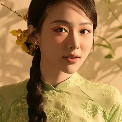 호찌민 시 1월 7일 Một chút nắng vàng ươm trong gió, một chút xuân về đó em ơi