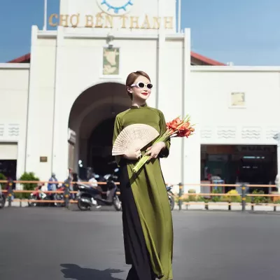 Chợ Bến Thành, Saigon 1월 1일 Bye 2023 and Hello 2024