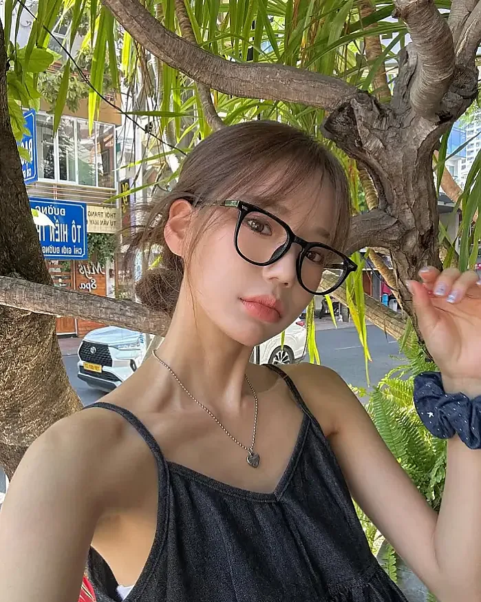 눈뜨자마자 cccp가자고 조름... instagram for mingddo_h