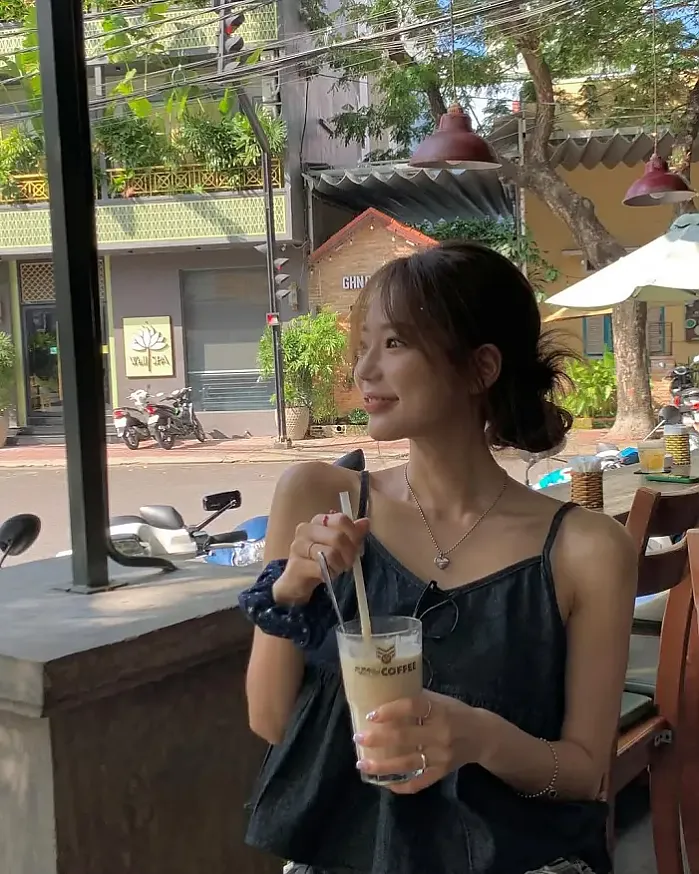 눈뜨자마자 cccp가자고 조름... instagram for mingddo_h