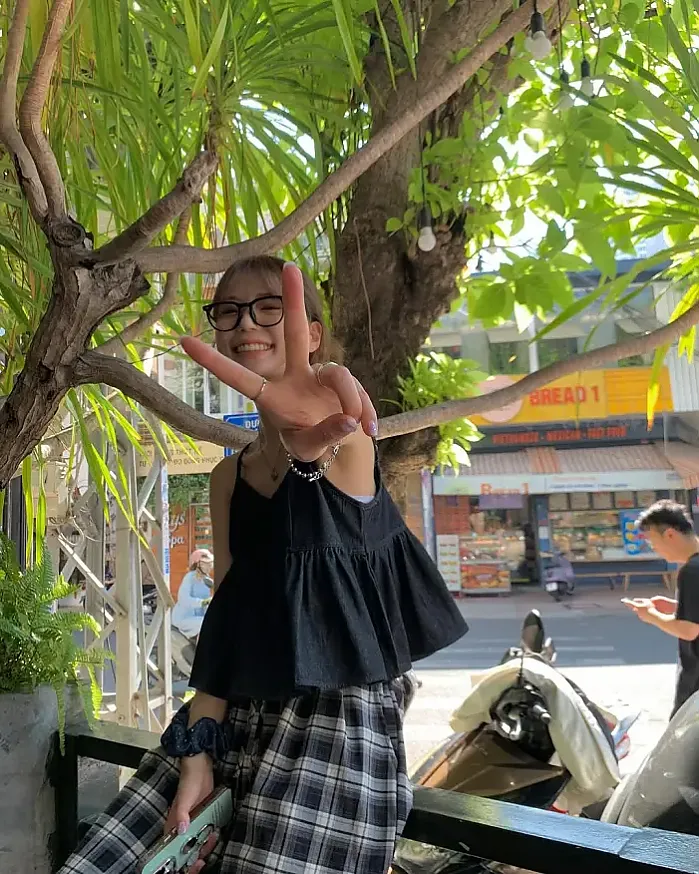 눈뜨자마자 cccp가자고 조름... instagram for mingddo_h