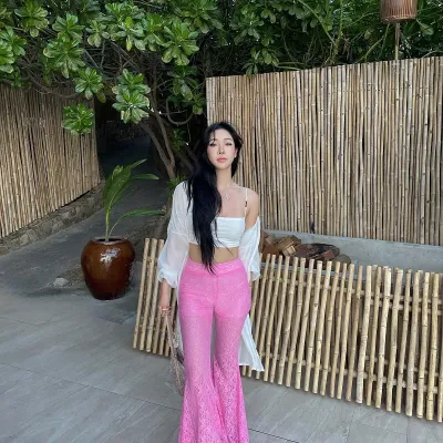 Fusion Resort Cam Ranh 5월 11일 내 핑크 레이스 바지 시선 집중