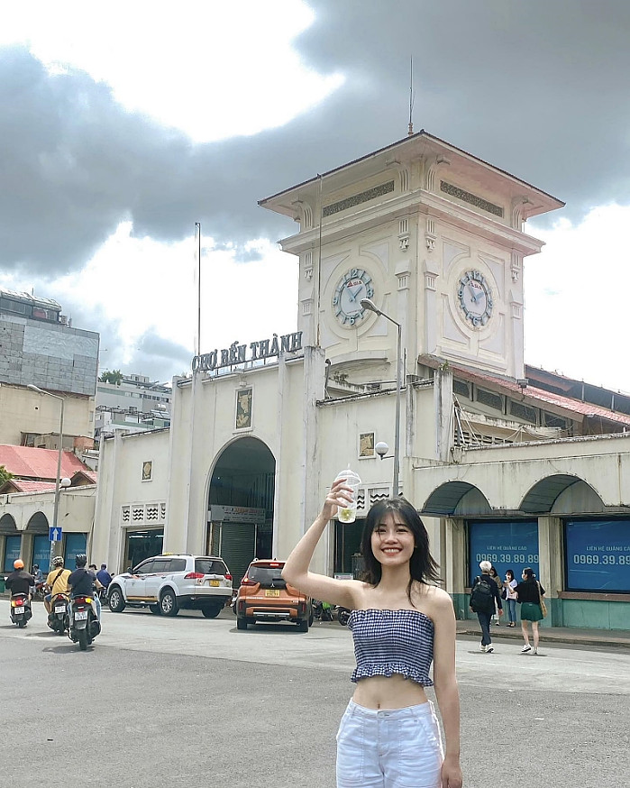 Chợ Bến Thành 4월 25일 나쁜 선택은 좋은 이야기를 만든다