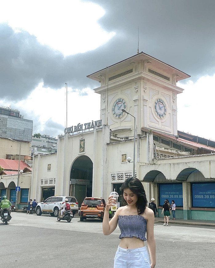 Chợ Bến Thành 4월 25일 나쁜 선택은 좋은 이야기를 만든다