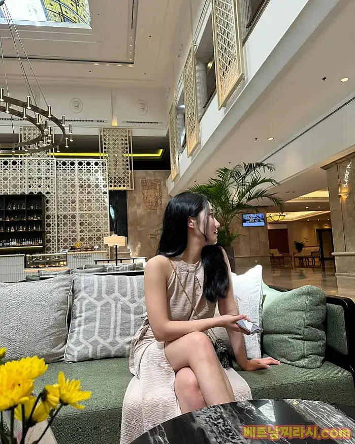 LOTTE HOTEL SAIGON 2월 14일 호텔로비에서 대기