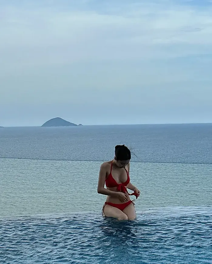 야외 수양장 보다 고층 수영장이 메인 @e.chaeny 인스타