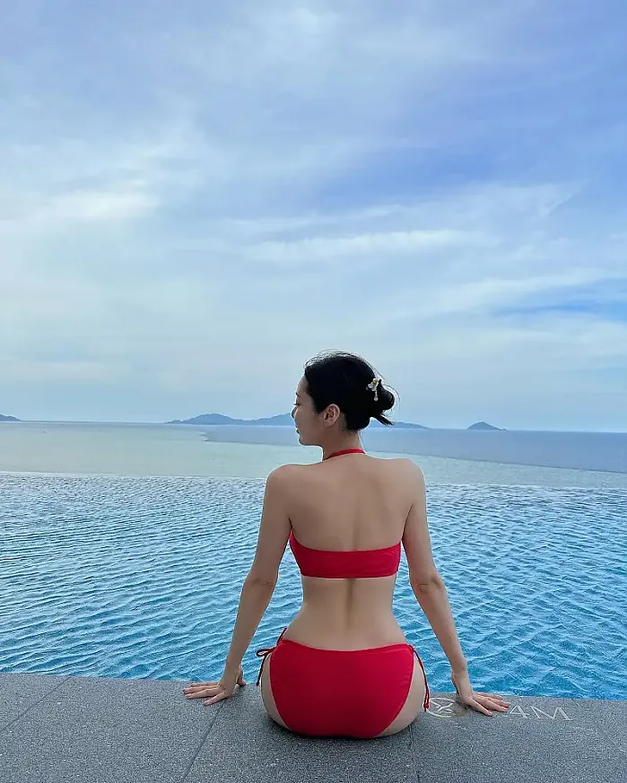 야외 수양장 보다 고층 수영장이 메인 @e.chaeny 인스타