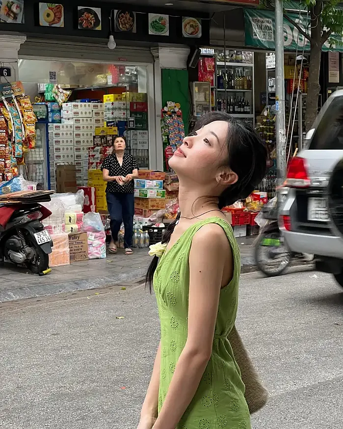 하노이의 여름 바이액션 @vivid.ec 인스타