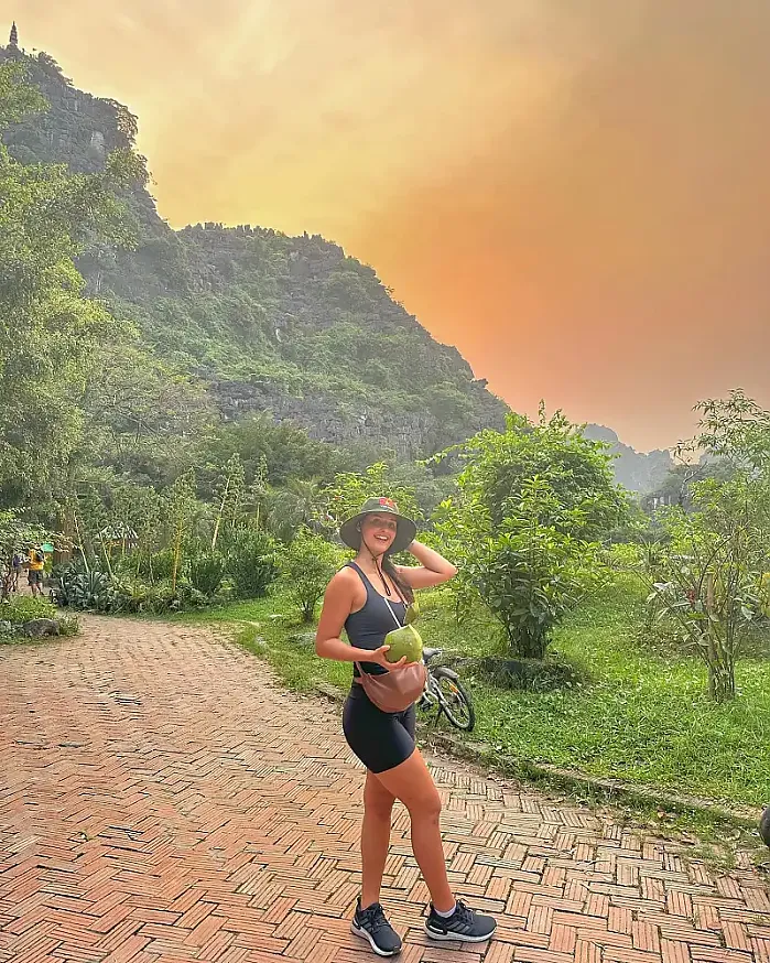 닌빈 @evelyn.pessanha 인스타