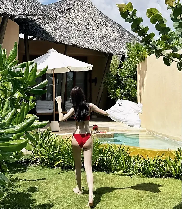 차분한 느낌으로 셀카  @tuogsann 인스타