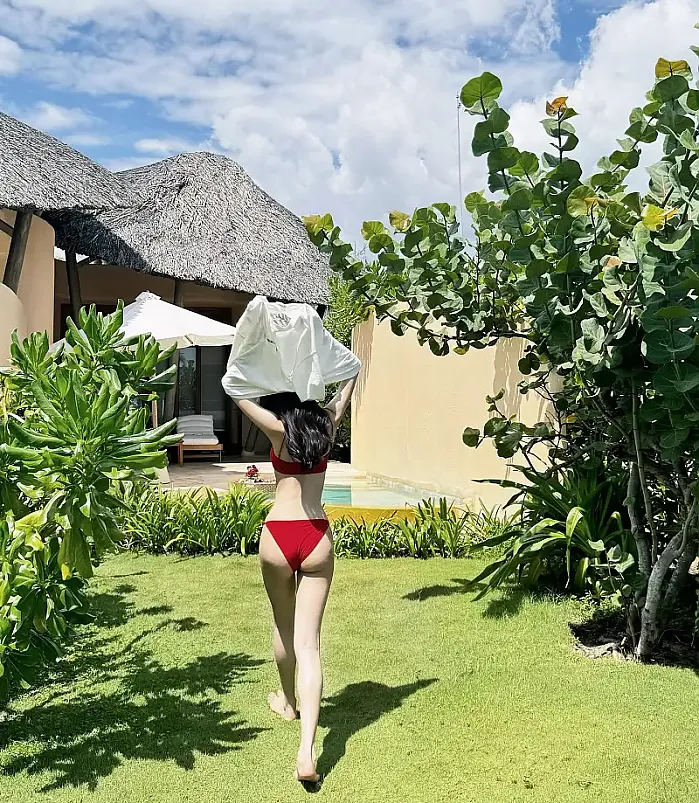 차분한 느낌으로 셀카  @tuogsann 인스타