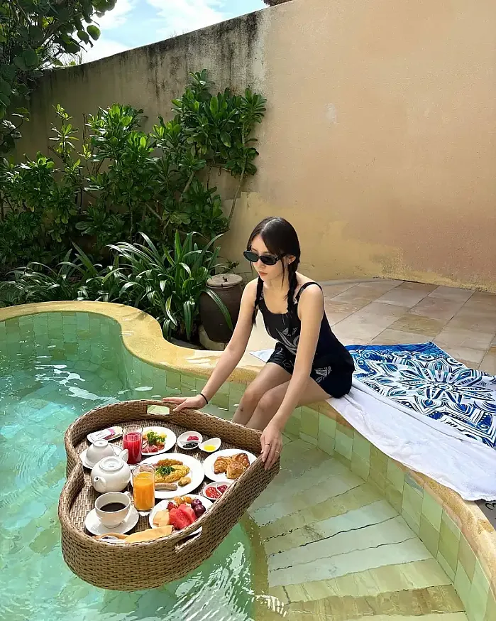 앵두씨가 아닌 반미씨의 나트랑 여행  @i._.loveyousobad 인스타