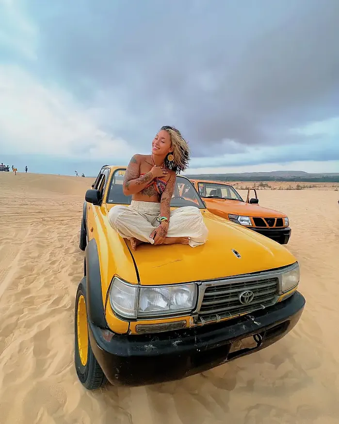 언덕에서의 하루  @badgalvenus333 인스타