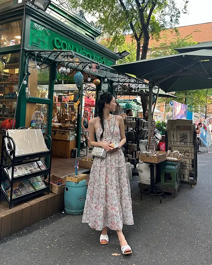 북스트리트 너무 평화롭고 예뻤던  @hyeranland 인스타