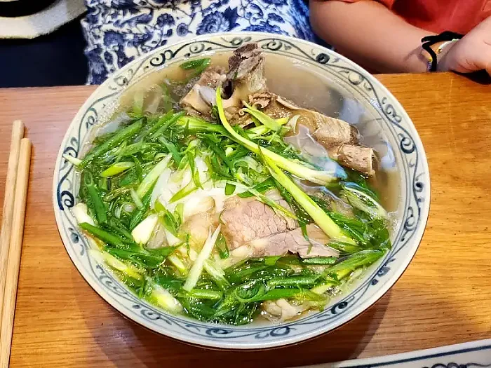 진한 육수가 가득한 쌀국수 맛집 '포틴(phở thìn 13)'