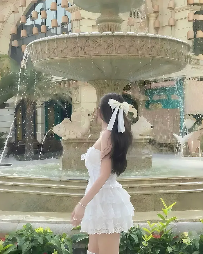 화이트 미니드레스 @dannhi105 인스타