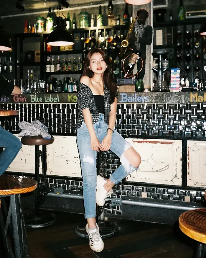 Dạo quanh khu chợ Đà Lạt rồi ghé vào một quán acoustic gần đó @tramemm 인스타