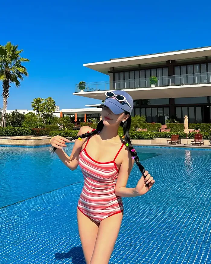 모노키니 넘 귀여웡 @awesomenana_official