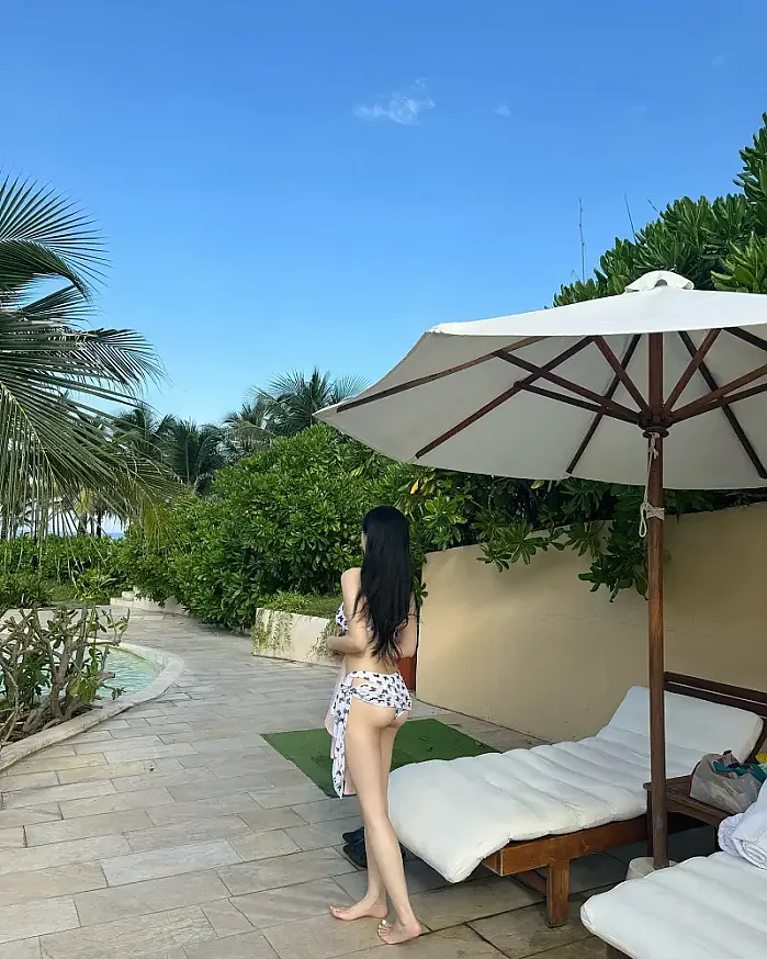 여름을 떠나보내기 싫어요 @luv.bomi