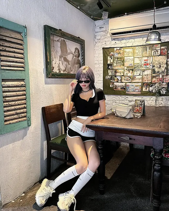 if you see me calling…. @mizzie.xx