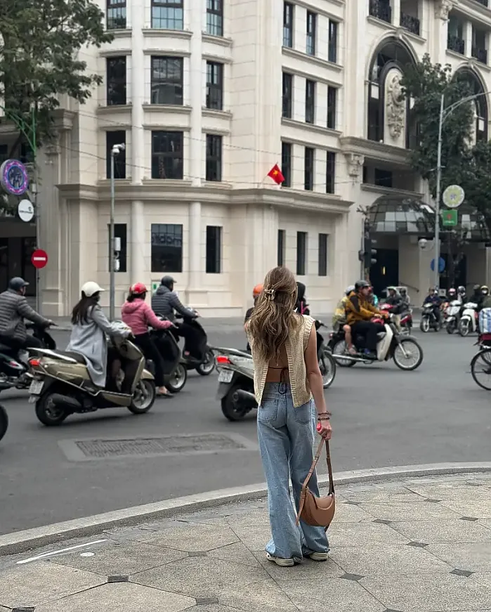 아담한 아가씨 @abxisis