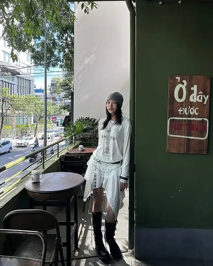 Hôm nay trông mình thật cool @deliah.daily
