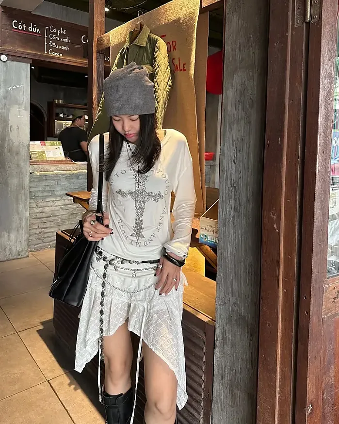 Hôm nay trông mình thật cool @deliah.daily