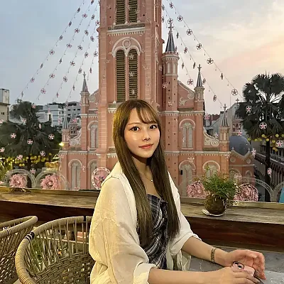 언니가 베트남에서 만났는데 풀메이크업 받아서 너무 행복해 @ay528_